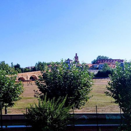 Hostal Canton Plaza Hospital de Órbigo Zewnętrze zdjęcie